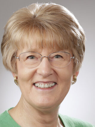 Caroline Huebert Headshot